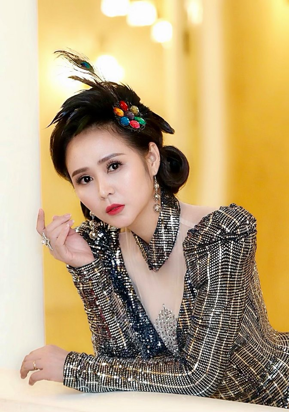 Bùi Thanh Hương giới thiệu BST áo dài mới trong liveshow “Tình mẫu tử 2” - 7 Bùi Thanh Hương giới thiệu BST áo dài mới trong liveshow “Tình mẫu tử 2” - 7