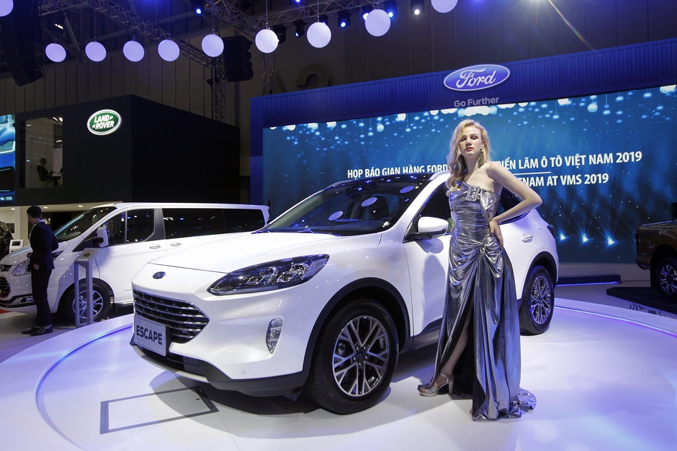 Sự xuất hiện bí hiểm của Ford Escape tại Triển lãm ôtô Việt Nam 2019 - 1 Sự xuất hiện bí hiểm của Ford Escape tại Triển lãm ôtô Việt Nam 2019 - 1
