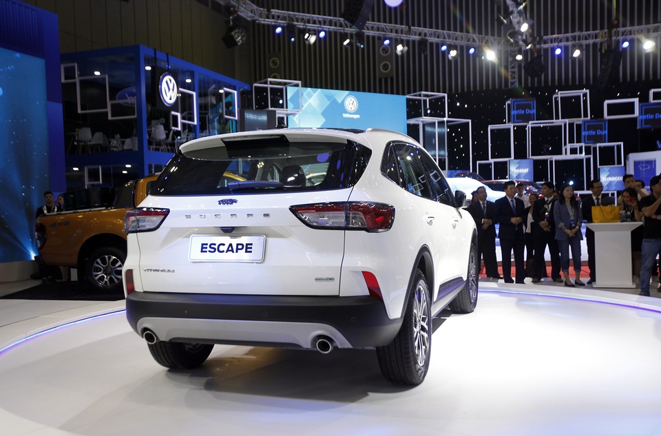 Sự xuất hiện bí hiểm của Ford Escape tại Triển lãm ôtô Việt Nam 2019 - 7 Sự xuất hiện bí hiểm của Ford Escape tại Triển lãm ôtô Việt Nam 2019 - 7