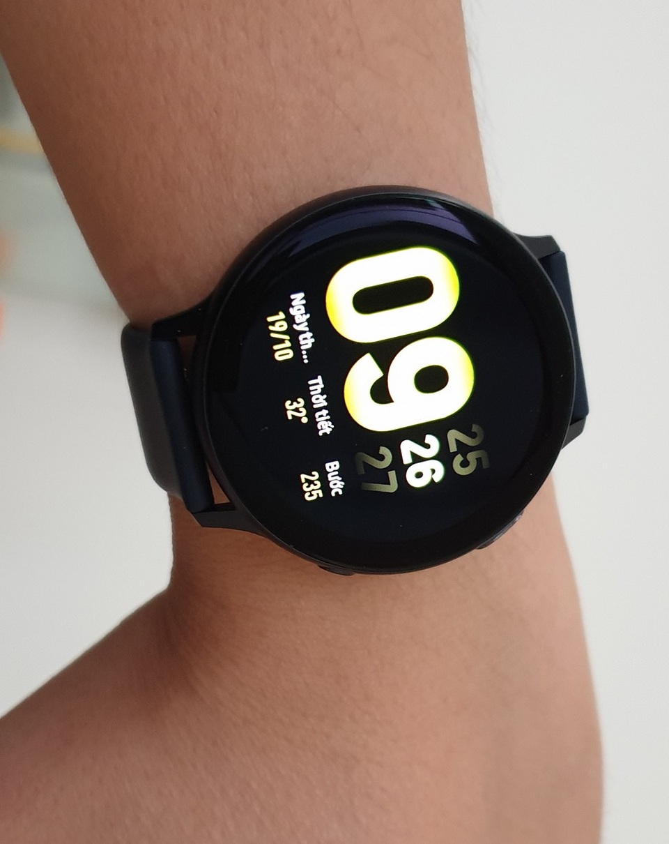 Đánh giá Samsung Galaxy Watch Active 2 - 1