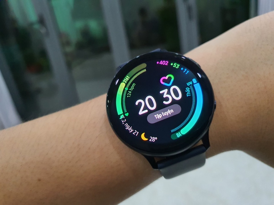 Đánh giá Samsung Galaxy Watch Active 2 - 3