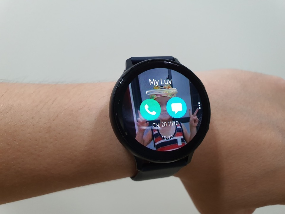 Đánh giá Samsung Galaxy Watch Active 2 - 6
