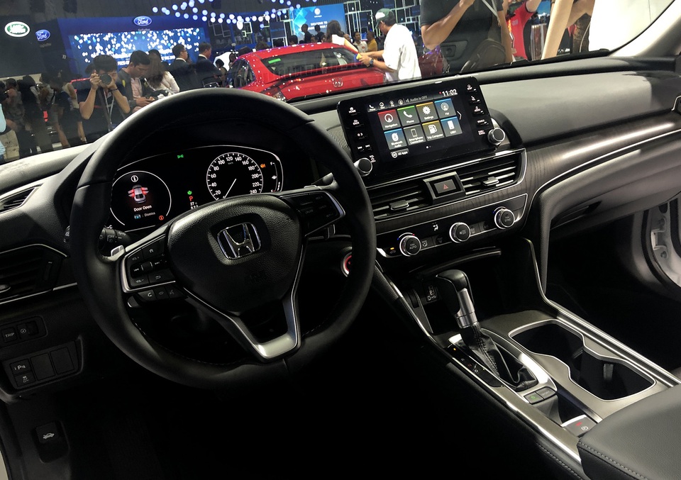 Tiếp tục được nhập khẩu từ Thái Lan, Honda Accord mới có giá từ 1,319 tỉ đồng - 10 Tiếp tục được nhập khẩu từ Thái Lan, Honda Accord mới có giá từ 1,319 tỉ đồng - 10