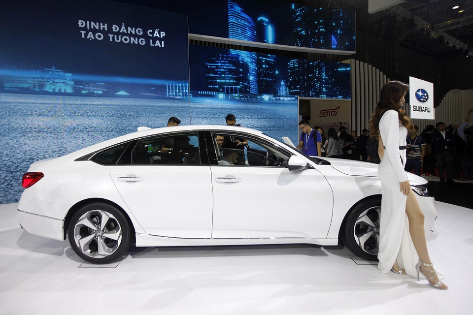 Tiếp tục được nhập khẩu từ Thái Lan, Honda Accord mới có giá từ 1,319 tỉ đồng - 2 Tiếp tục được nhập khẩu từ Thái Lan, Honda Accord mới có giá từ 1,319 tỉ đồng - 2