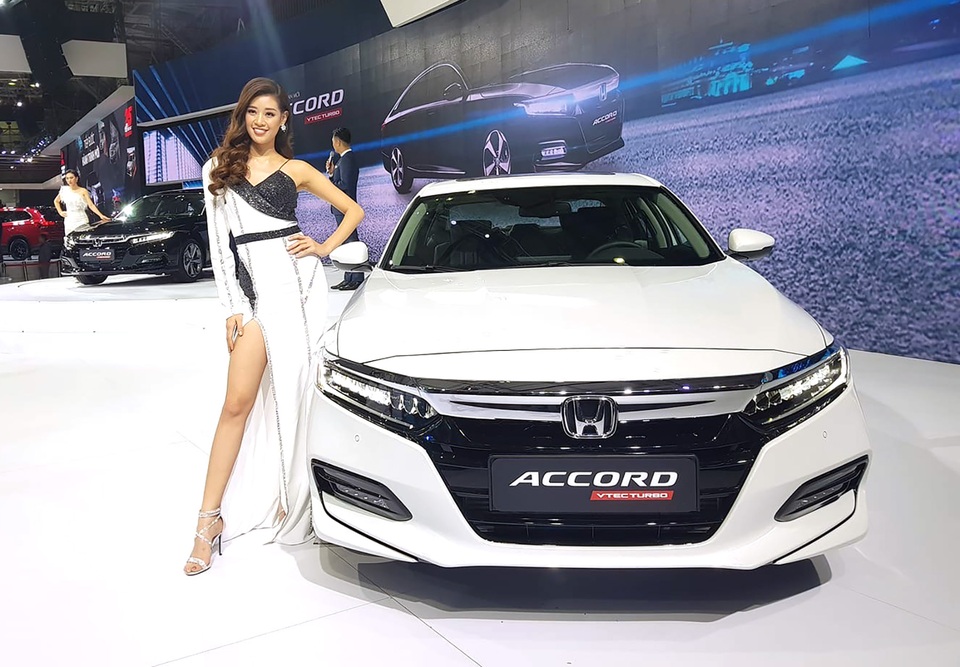 Tiếp tục được nhập khẩu từ Thái Lan, Honda Accord mới có giá từ 1,319 tỉ đồng - 6 Tiếp tục được nhập khẩu từ Thái Lan, Honda Accord mới có giá từ 1,319 tỉ đồng - 6