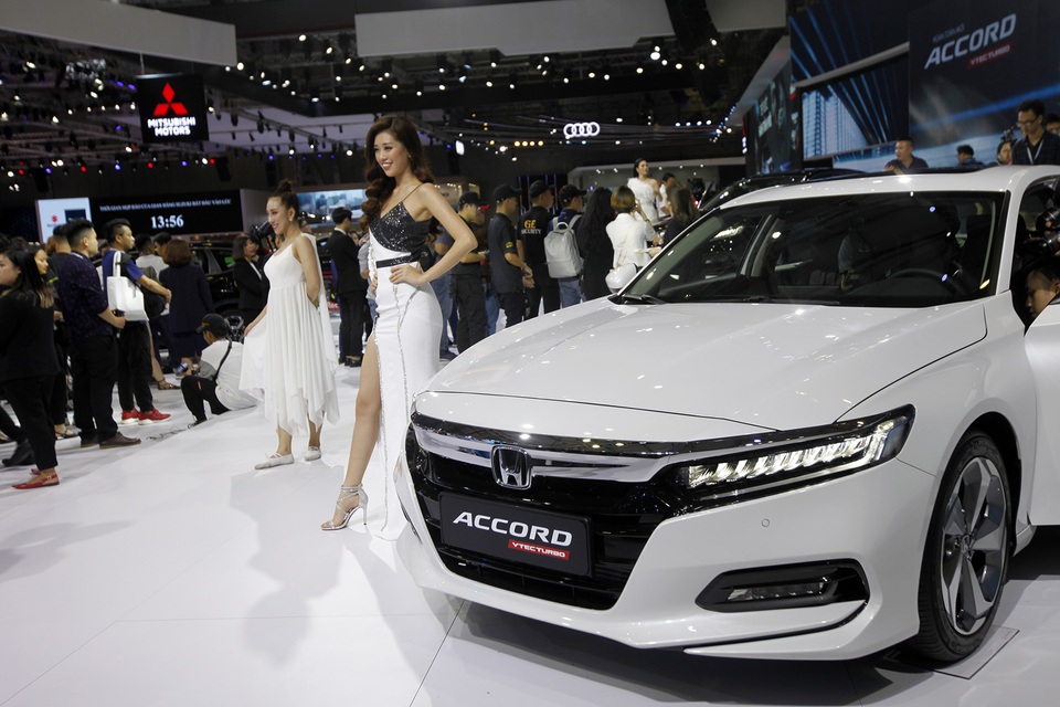 Tiếp tục được nhập khẩu từ Thái Lan, Honda Accord mới có giá từ 1,319 tỉ đồng - 5 Tiếp tục được nhập khẩu từ Thái Lan, Honda Accord mới có giá từ 1,319 tỉ đồng - 5