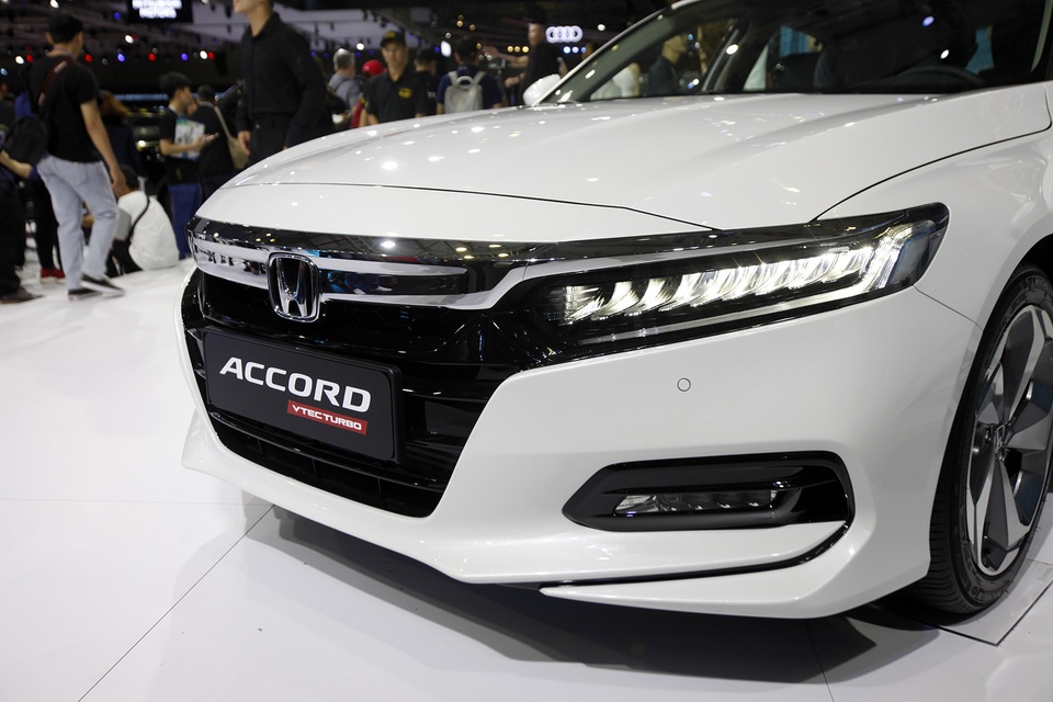 Tiếp tục được nhập khẩu từ Thái Lan, Honda Accord mới có giá từ 1,319 tỉ đồng - 7 Tiếp tục được nhập khẩu từ Thái Lan, Honda Accord mới có giá từ 1,319 tỉ đồng - 7