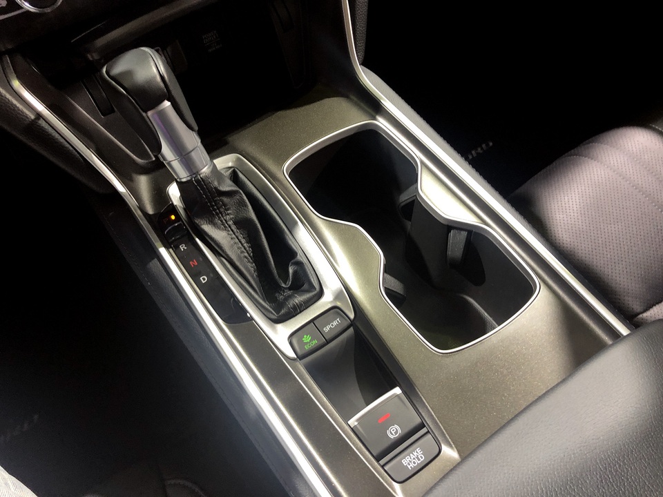 Tiếp tục được nhập khẩu từ Thái Lan, Honda Accord mới có giá từ 1,319 tỉ đồng - 12 Tiếp tục được nhập khẩu từ Thái Lan, Honda Accord mới có giá từ 1,319 tỉ đồng - 12