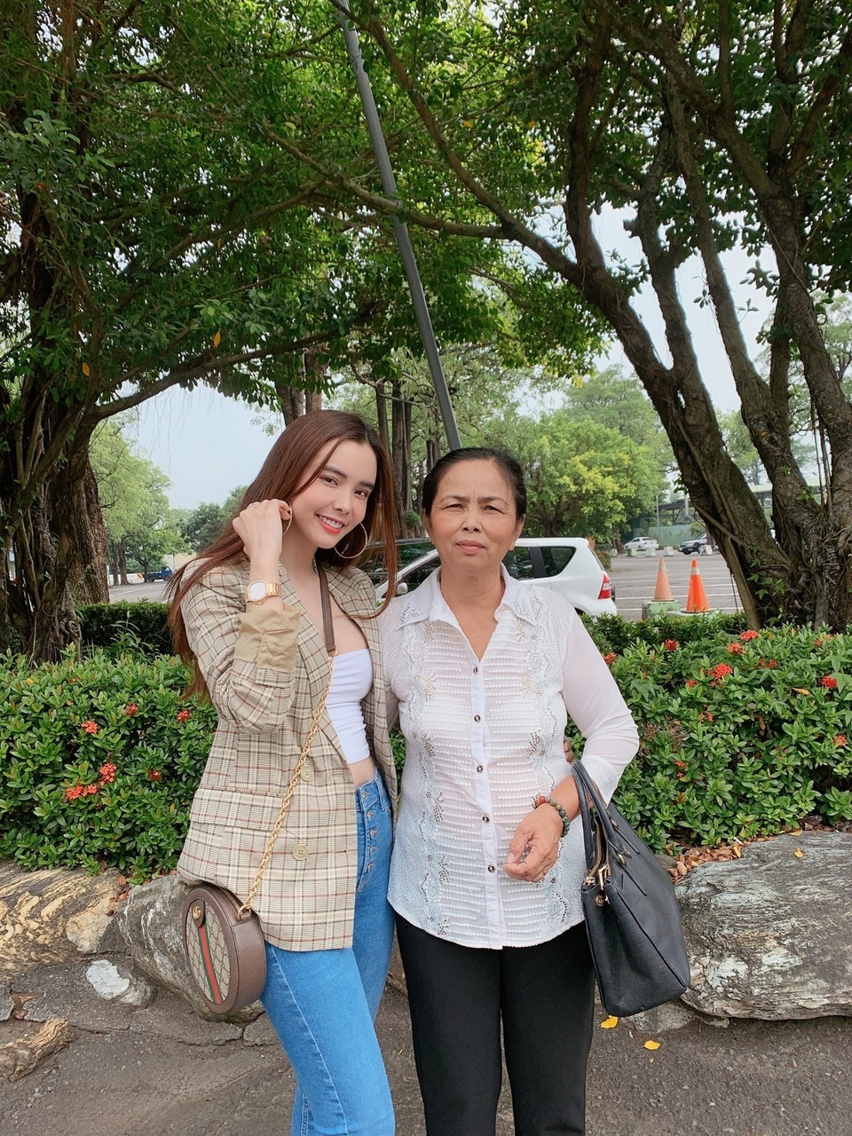 Hoa hậu Huỳnh Vy cùng mẹ khám phá Đài Loan - 1