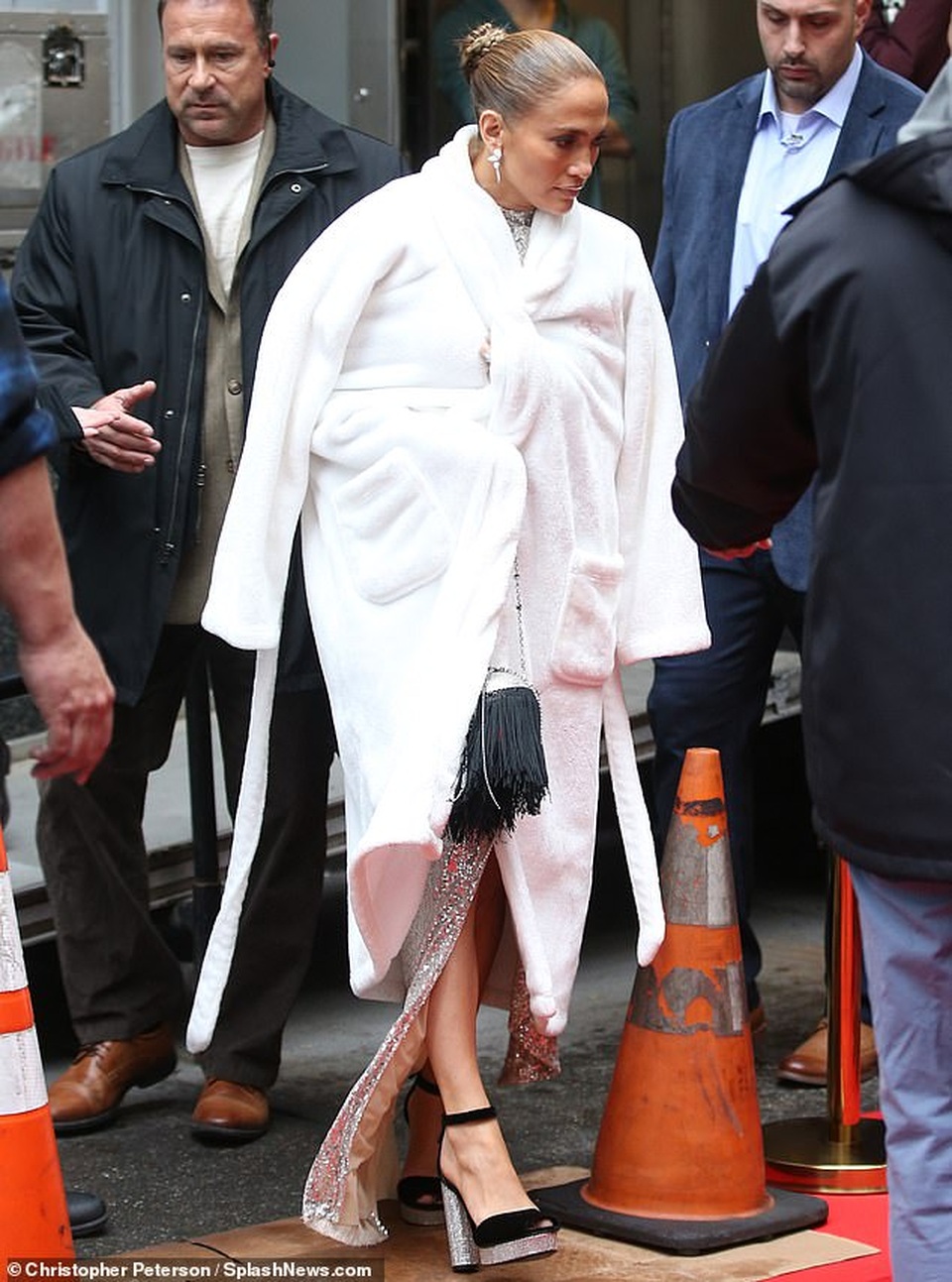 Jennifer Lopez xinh đẹp đáng ngưỡng mộ tại trường quay - 10 Jennifer Lopez xinh đẹp đáng ngưỡng mộ tại trường quay - 10