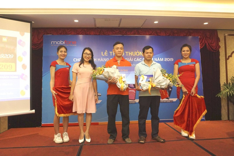 MobiFone tổ chức trao thưởng cho khách hàng trúng giải các chương trình khuyến mại năm 2019 - 2 MobiFone tổ chức trao thưởng cho khách hàng trúng giải các chương trình khuyến mại năm 2019 - 2
