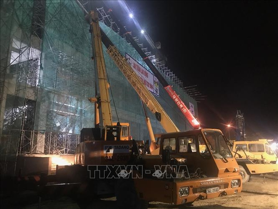 Sập giàn giáo công trình trung tâm văn hóa, nhiều công nhân gặp nạn - 1 Sập giàn giáo công trình trung tâm văn hóa, nhiều công nhân gặp nạn - 1