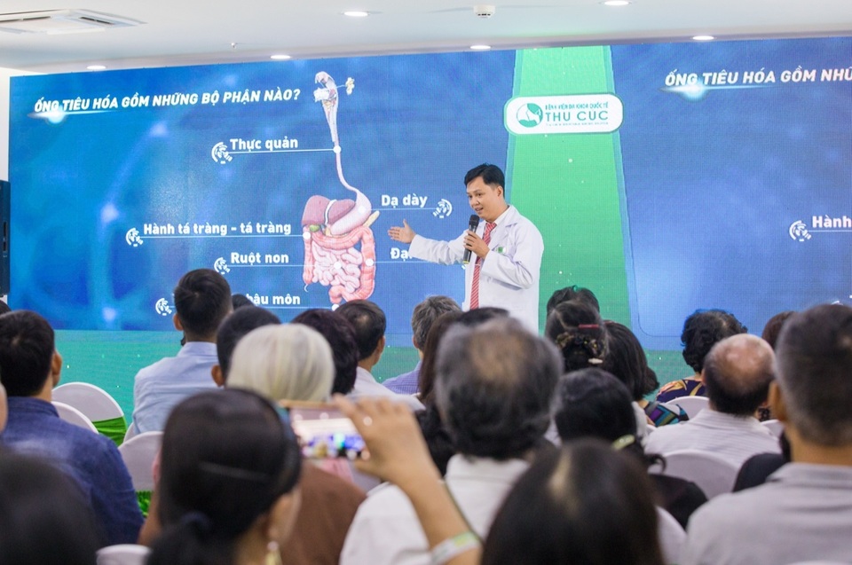 Công nghệ nội soi tiêu hóa phát hiện sớm ung thư, cắt bỏ khối u không cần phẫu thuật - 2 Công nghệ nội soi tiêu hóa phát hiện sớm ung thư, cắt bỏ khối u không cần phẫu thuật - 2