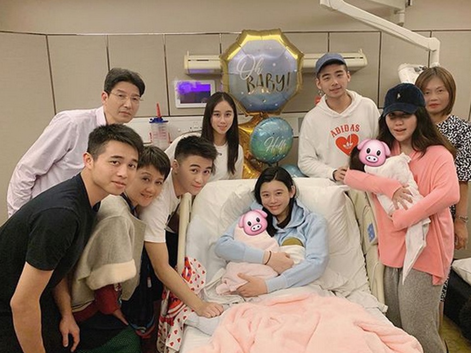 Siêu mẫu Hề Mộng Dao sinh cháu đích tôn cho vua sòng bạc Macau - 1 Siêu mẫu Hề Mộng Dao sinh cháu đích tôn cho vua sòng bạc Macau - 1