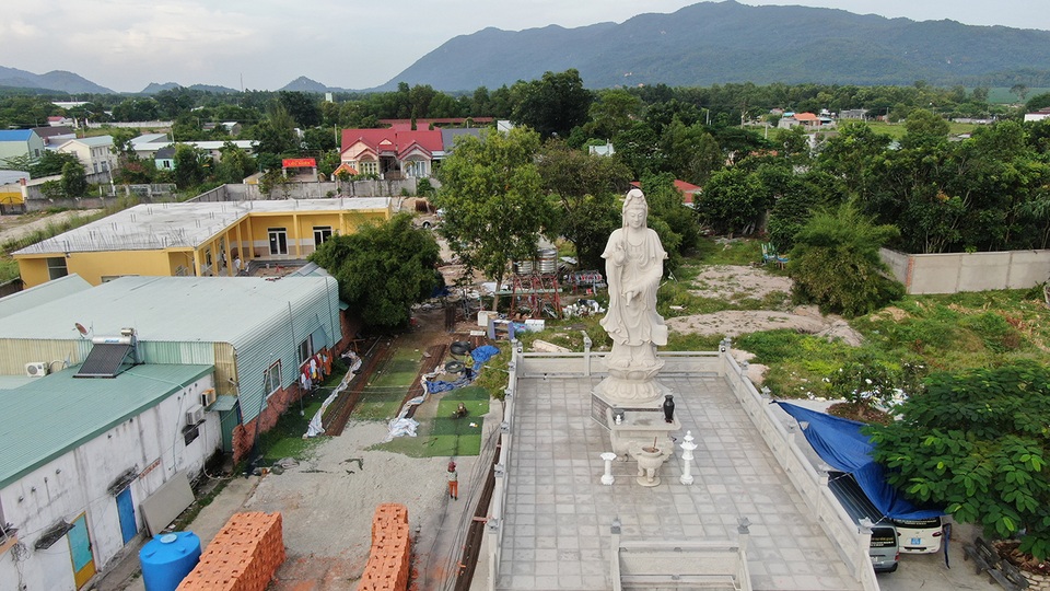 200 đứa trẻ họ Hồ lớn lên trong vòng tay của thầy trụ trì chùa Hồng Quang - 9 200 đứa trẻ họ Hồ lớn lên trong vòng tay của thầy trụ trì chùa Hồng Quang - 9