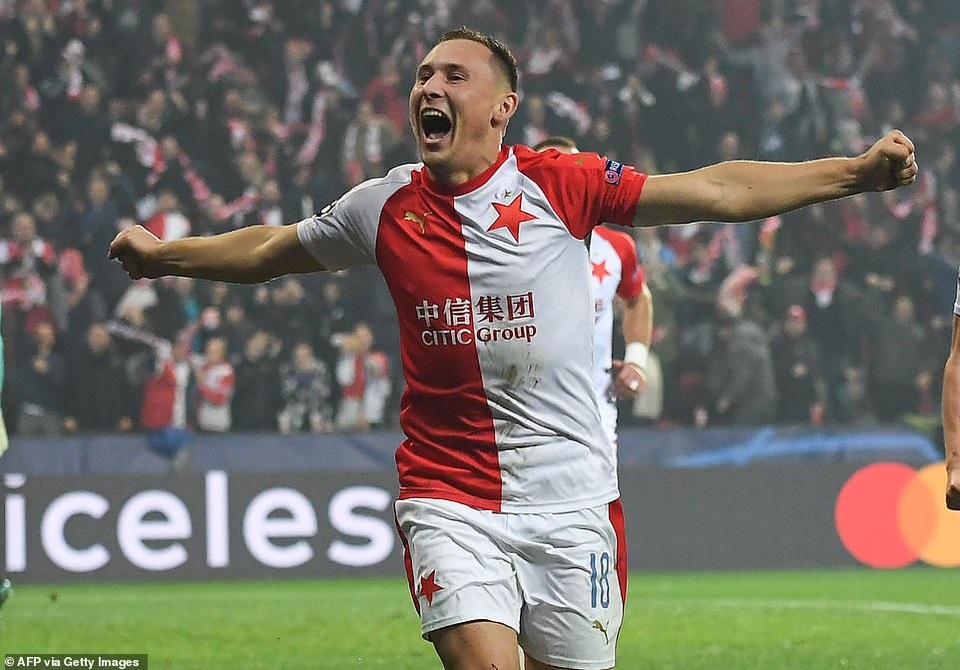 Messi ghi bàn, Barcelona hạ Slavia Praha và vươn lên ngôi đầu bảng - 5