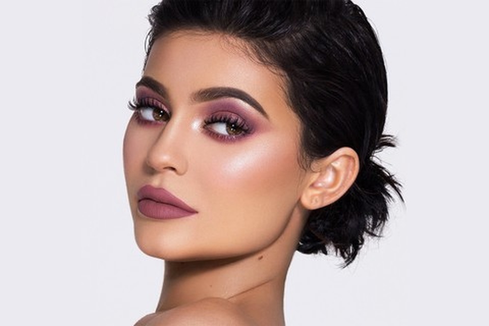 Kylie Jenner quá khác lạ khi thiếu son phấn - 6 Kylie Jenner quá khác lạ khi thiếu son phấn - 6