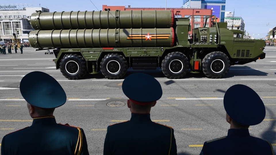 Nga lần đầu đưa “rồng lửa” S-400 ra nước ngoài tập trận - 1 Nga lần đầu đưa “rồng lửa” S-400 ra nước ngoài tập trận - 1