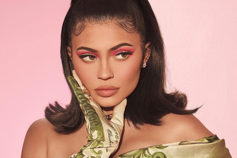 Kylie Jenner quá khác lạ khi thiếu son phấn - 4 Kylie Jenner quá khác lạ khi thiếu son phấn - 4