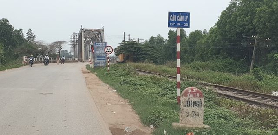 Chi hơn 10 tỷ sửa chữa, cắm biển hạn chế trọng tải trên cây cầu “độc nhất vô nhị” tại Bắc Giang - 1