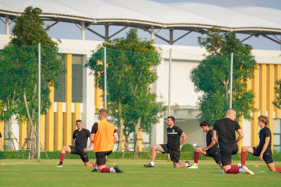Giám đốc Học viện bóng đá FK Sarajevo bất ngờ vì cơ sở hiện đại của PVF - 5 Giám đốc Học viện bóng đá FK Sarajevo bất ngờ vì cơ sở hiện đại của PVF - 5