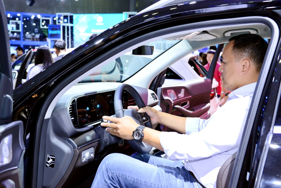Mercedes-Benz Việt Nam giới thiệu hai xe mới tại Triển lãm Ô tô Việt Nam 2019 - 4 Mercedes-Benz Việt Nam giới thiệu hai xe mới tại Triển lãm Ô tô Việt Nam 2019 - 4