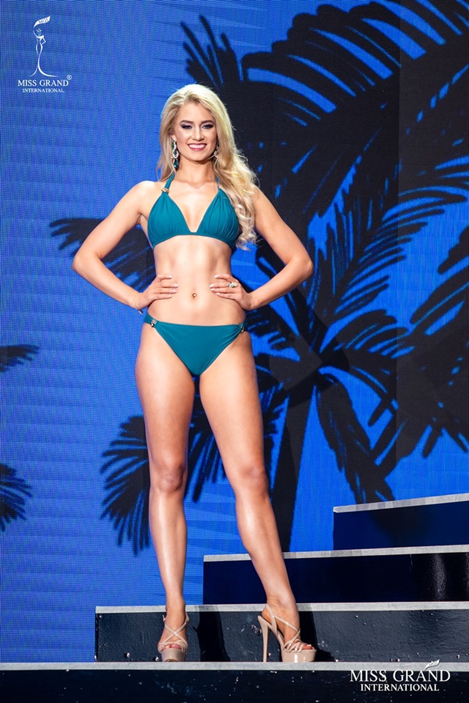 Ngắm dàn thí sinh Hoa hậu hoà bình quốc tế 2019 bốc lửa với áo tắm - 31