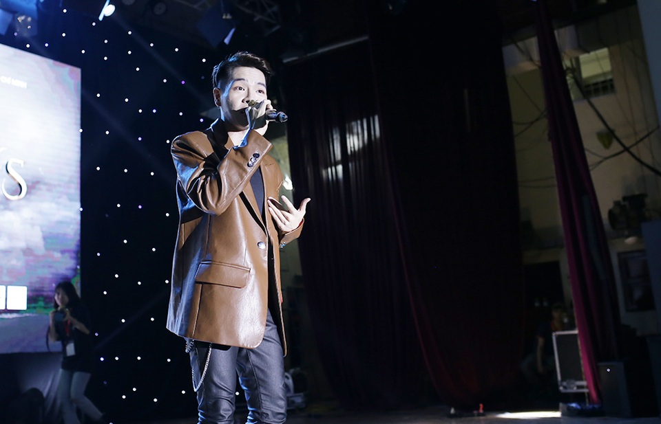 Sinh viên Báo chí hóa “cụ già hiphop” trong ngày hội chào khóa mới - 5