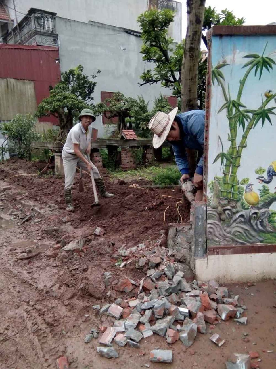 Người đàn ông Hà Nội hiến đất hàng trăm triệu xây đường - 2 Người đàn ông Hà Nội hiến đất hàng trăm triệu xây đường - 2