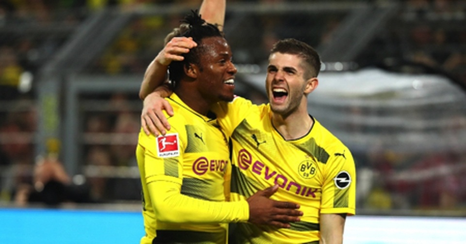 Người hâm mộ phát cuồng với bộ đôi “siêu anh hùng” của Chelsea - 3