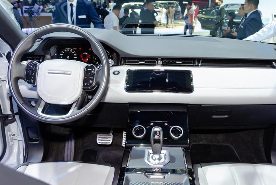Land Rover có nhà phân phối mới, chính thức giới thiệu Evoque thế hệ thứ 2 - 6 Land Rover có nhà phân phối mới, chính thức giới thiệu Evoque thế hệ thứ 2 - 6