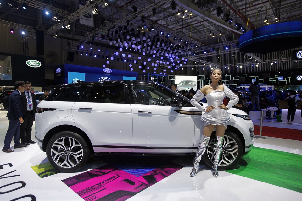 Land Rover có nhà phân phối mới, chính thức giới thiệu Evoque thế hệ thứ 2 - 2 Land Rover có nhà phân phối mới, chính thức giới thiệu Evoque thế hệ thứ 2 - 2