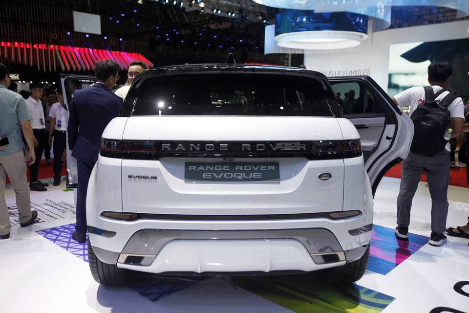 Land Rover có nhà phân phối mới, chính thức giới thiệu Evoque thế hệ thứ 2 - 3 Land Rover có nhà phân phối mới, chính thức giới thiệu Evoque thế hệ thứ 2 - 3