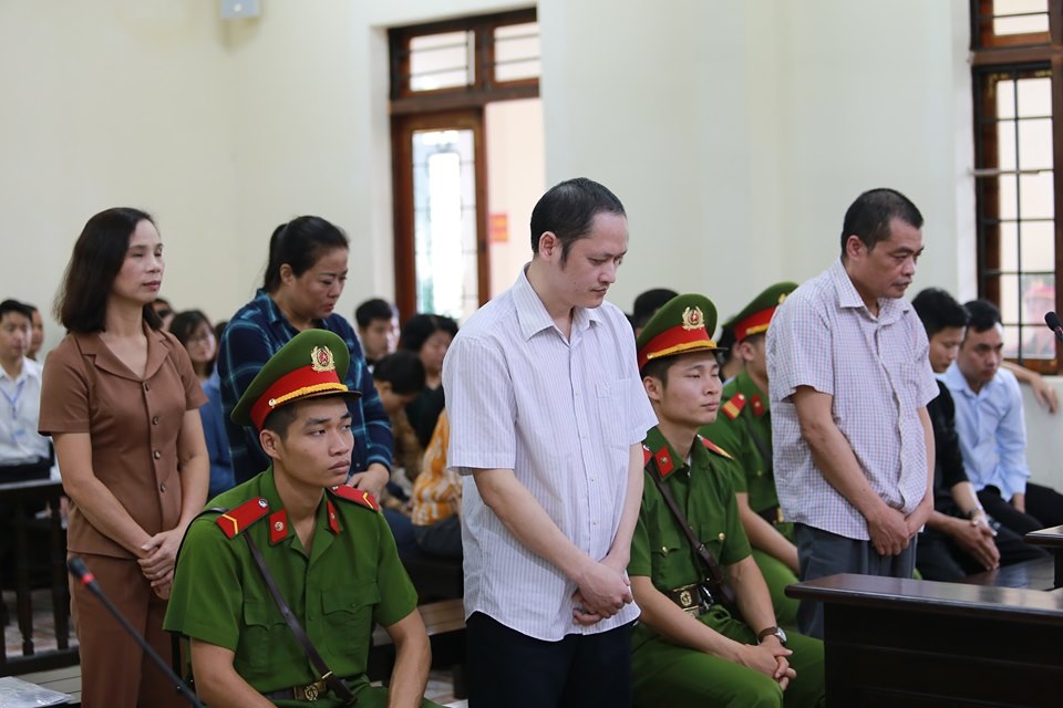 Chủ tịch tỉnh Hà Giang có vô can trong vụ gian lận điểm thi? - 2 Chủ tịch tỉnh Hà Giang có vô can trong vụ gian lận điểm thi? - 2