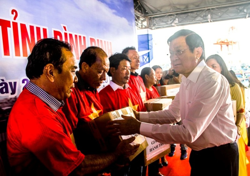 Nguyên Chủ tịch nước Trương Tấn Sang kêu gọi chi viện giúp ngư dân Bình Định gỡ “thẻ vàng” - 2 Nguyên Chủ tịch nước Trương Tấn Sang kêu gọi chi viện giúp ngư dân Bình Định gỡ “thẻ vàng” - 2