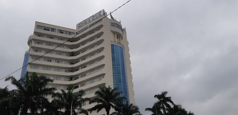 Cán bộ trường đại học tử vong vì rơi từ tầng 8 khách sạn - 1 Cán bộ trường đại học tử vong vì rơi từ tầng 8 khách sạn - 1