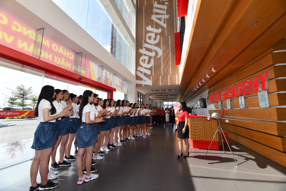 Tìm hiểu cơ hội trở thành tiếp viên hàng không tại Học viện Hàng không Vietjet - 3 Tìm hiểu cơ hội trở thành tiếp viên hàng không tại Học viện Hàng không Vietjet - 3