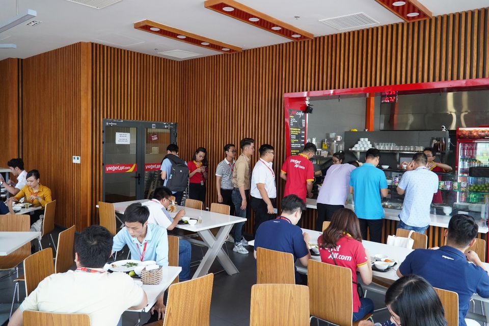 Tìm hiểu cơ hội trở thành tiếp viên hàng không tại Học viện Hàng không Vietjet - 13 Tìm hiểu cơ hội trở thành tiếp viên hàng không tại Học viện Hàng không Vietjet - 13