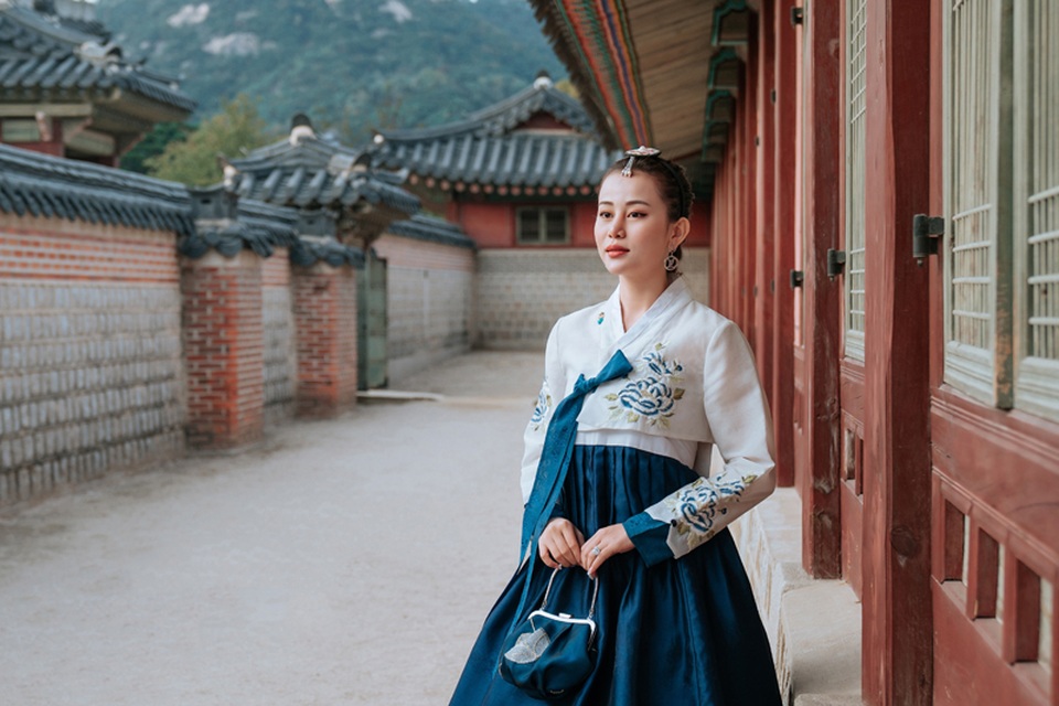 Á Hoàng Cao Thuỳ Trang hoá sweet-girl tại Seoul Fashion Week 2019 - 10 Á Hoàng Cao Thuỳ Trang hoá sweet-girl tại Seoul Fashion Week 2019 - 10
