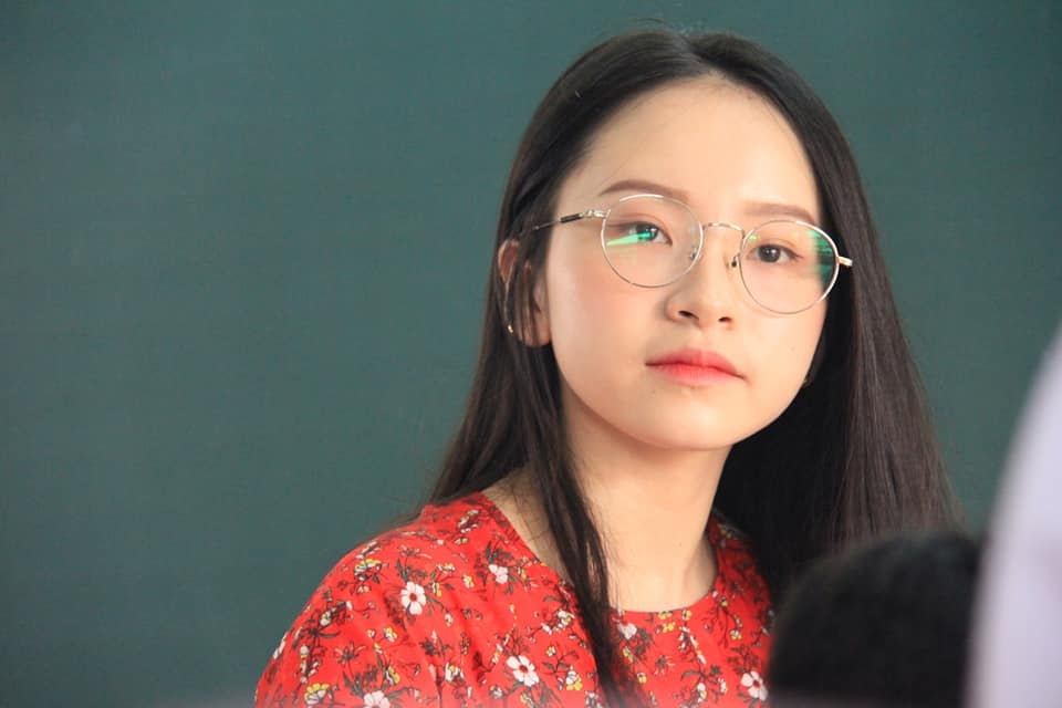 Cô giáo thực tập bất ngờ nổi tiếng với khuôn mặt trẻ như học sinh - 3 Cô giáo thực tập bất ngờ nổi tiếng với khuôn mặt trẻ như học sinh - 3