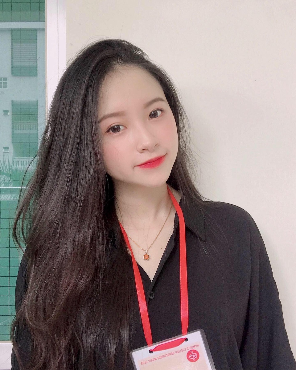 Cô giáo thực tập bất ngờ nổi tiếng với khuôn mặt trẻ như học sinh - 5 Cô giáo thực tập bất ngờ nổi tiếng với khuôn mặt trẻ như học sinh - 5