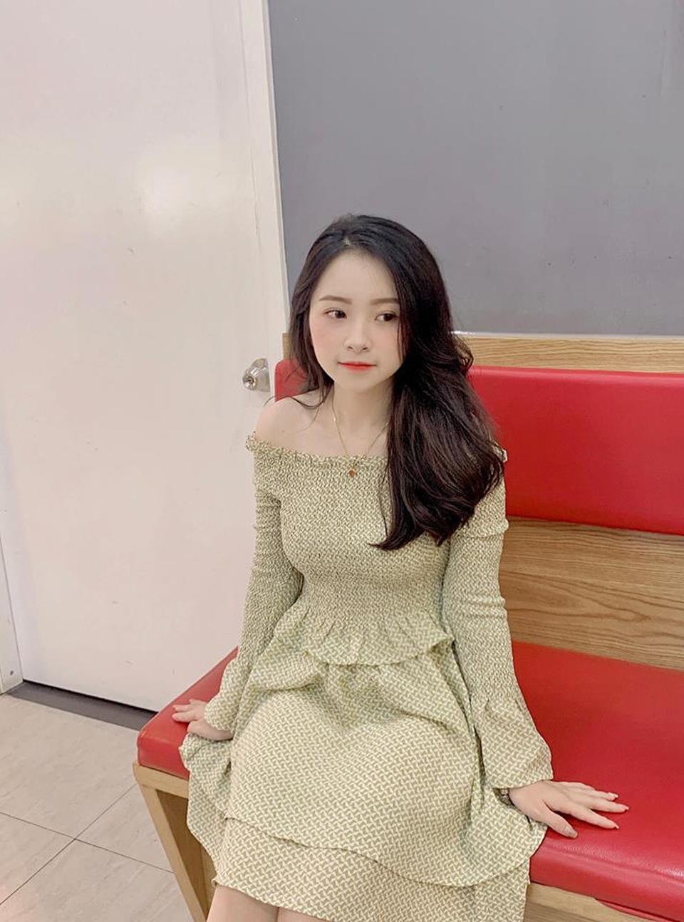 Cô giáo thực tập bất ngờ nổi tiếng với khuôn mặt trẻ như học sinh - 6 Cô giáo thực tập bất ngờ nổi tiếng với khuôn mặt trẻ như học sinh - 6