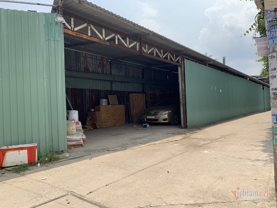Công trình trái phép trên khu đất 5.800m2 của quan quận Thủ Đức và người thân - 5 Công trình trái phép trên khu đất 5.800m2 của quan quận Thủ Đức và người thân - 5