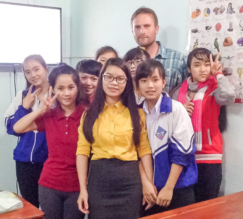 Cô gái vùng núi với ước mơ hàng triệu trẻ em Việt đều được học tiếng Anh - 3 Cô gái vùng núi với ước mơ hàng triệu trẻ em Việt đều được học tiếng Anh - 3