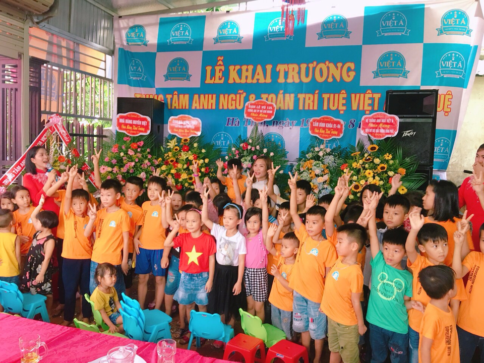 Cô gái vùng núi với ước mơ hàng triệu trẻ em Việt đều được học tiếng Anh - 4 Cô gái vùng núi với ước mơ hàng triệu trẻ em Việt đều được học tiếng Anh - 4