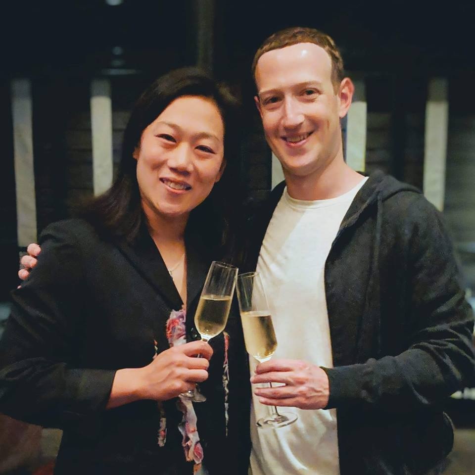 Những điều thú vị về mối tình đẹp giữa Mark Zuckerberg và vợ - 24 Những điều thú vị về mối tình đẹp giữa Mark Zuckerberg và vợ - 24