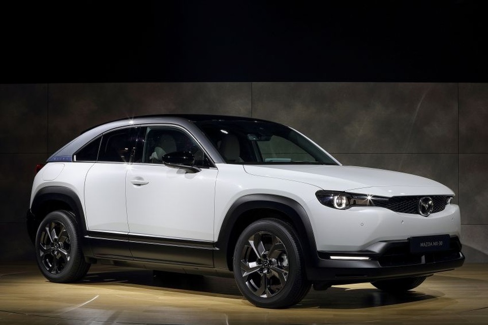 Mazda chính thức ra mắt mẫu xe chạy điện đầu tiên MX-30 - 5 Mazda chính thức ra mắt mẫu xe chạy điện đầu tiên MX-30 - 5