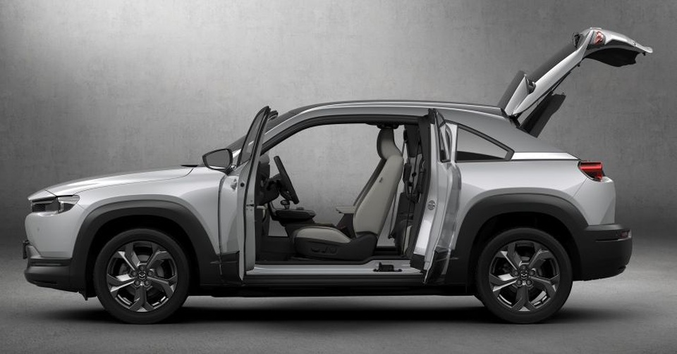 Mazda chính thức ra mắt mẫu xe chạy điện đầu tiên MX-30 - 3 Mazda chính thức ra mắt mẫu xe chạy điện đầu tiên MX-30 - 3
