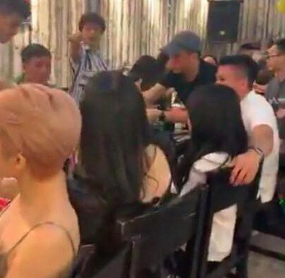 Fans xôn xao tin đồn tuyển thủ Quang Hải có bạn gái mới - 2 Fans xôn xao tin đồn tuyển thủ Quang Hải có bạn gái mới - 2