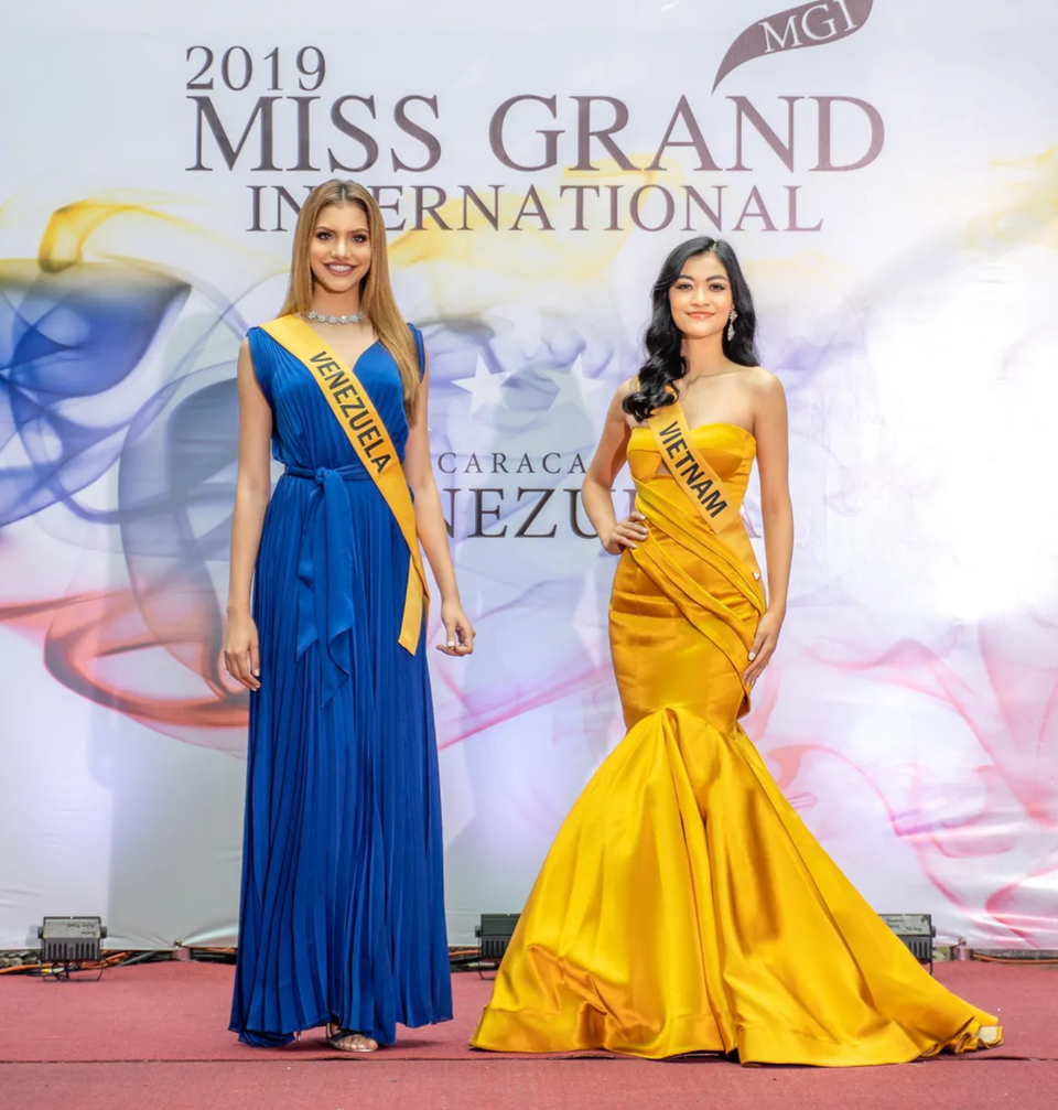 Nhan sắc ngọt ngào của mỹ nhân 19 tuổi vừa đăng quang Hoa hậu Hoà bình quốc tế 2019 - 21 Nhan sắc ngọt ngào của mỹ nhân 19 tuổi vừa đăng quang Hoa hậu Hoà bình quốc tế 2019 - 21